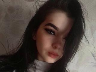 Live chat with Redhill XXX fun woman LoveliBroklinka While I'm Flashing my gash